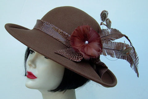 Brown Picture-Feather Spike