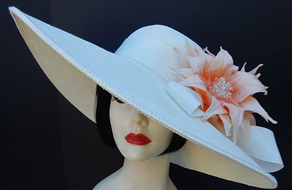 Ivory 6" Brim Coral Lily